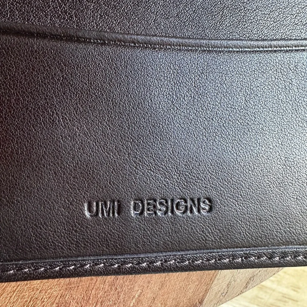 Vintage UMi Designs Genuine Leather Wallet Bi-Fold 4 Inch Card‎ Slots Brown NWOT